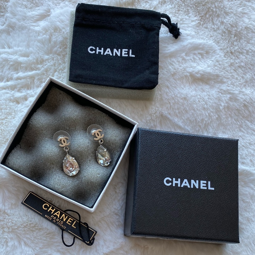 Chanel authentic crystal boucles oreille earrings